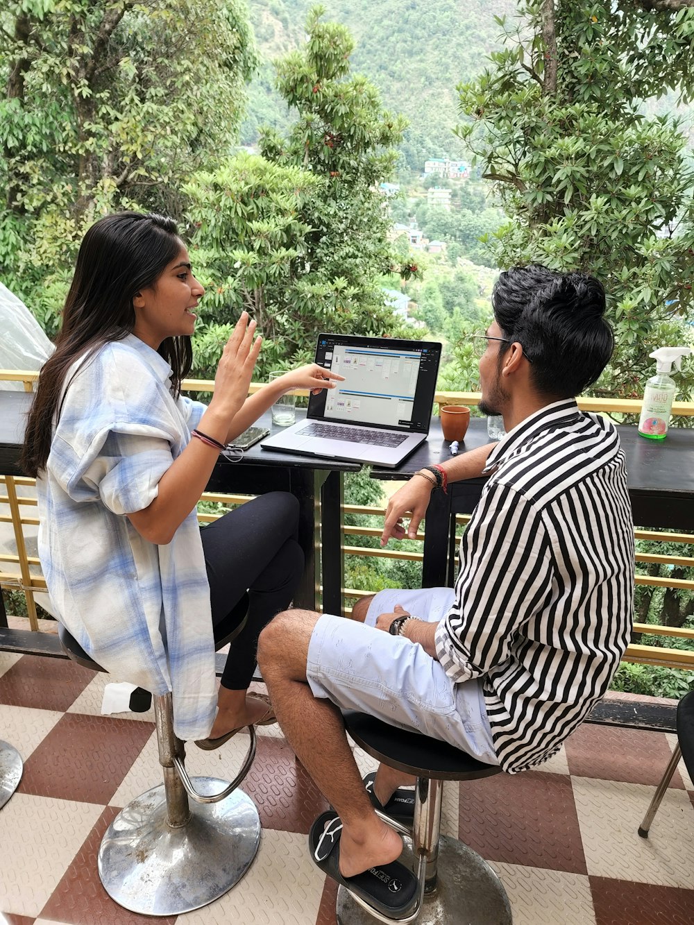 Consultant working with a client